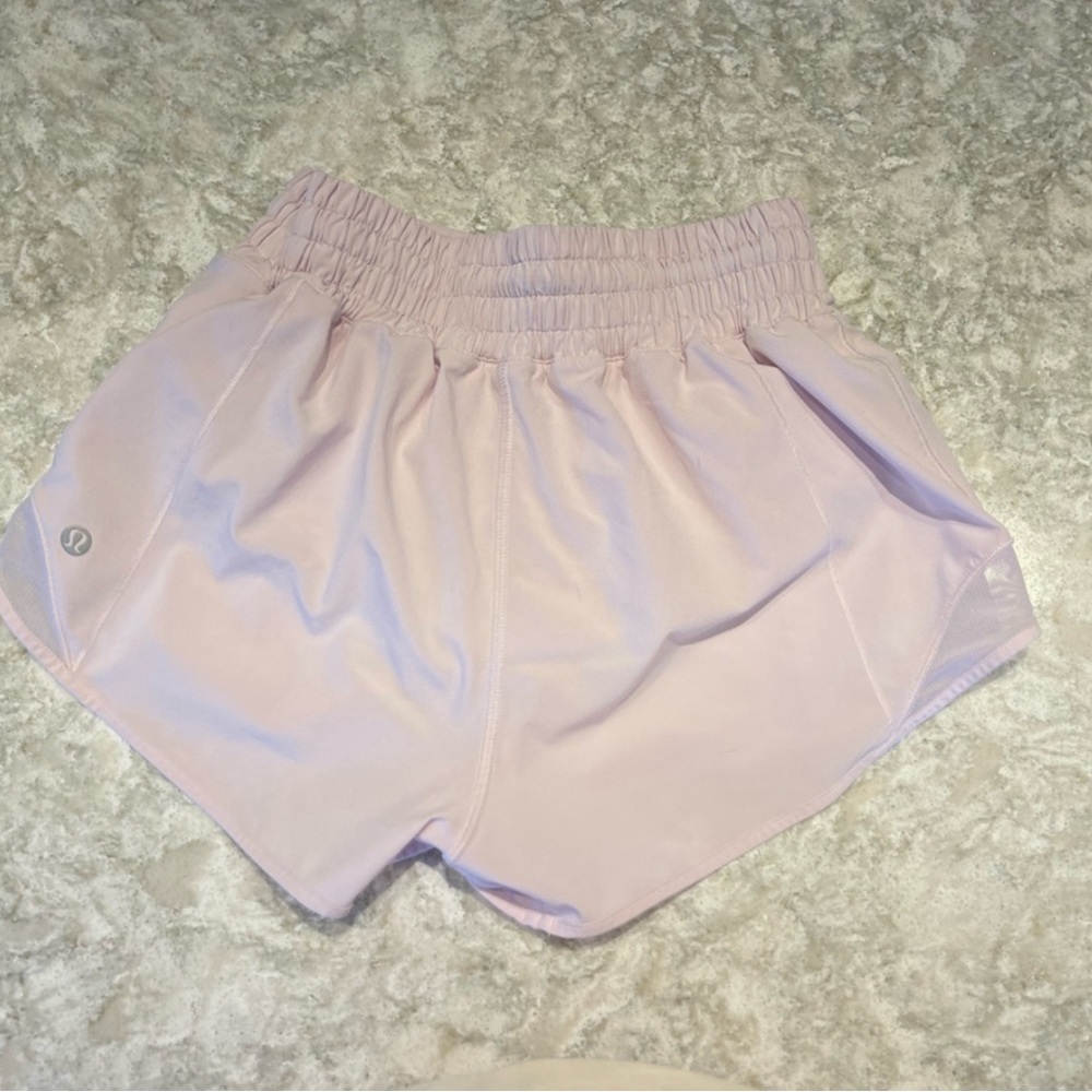 Women’s Size 2 Lululemon Hotty Hot Shorts